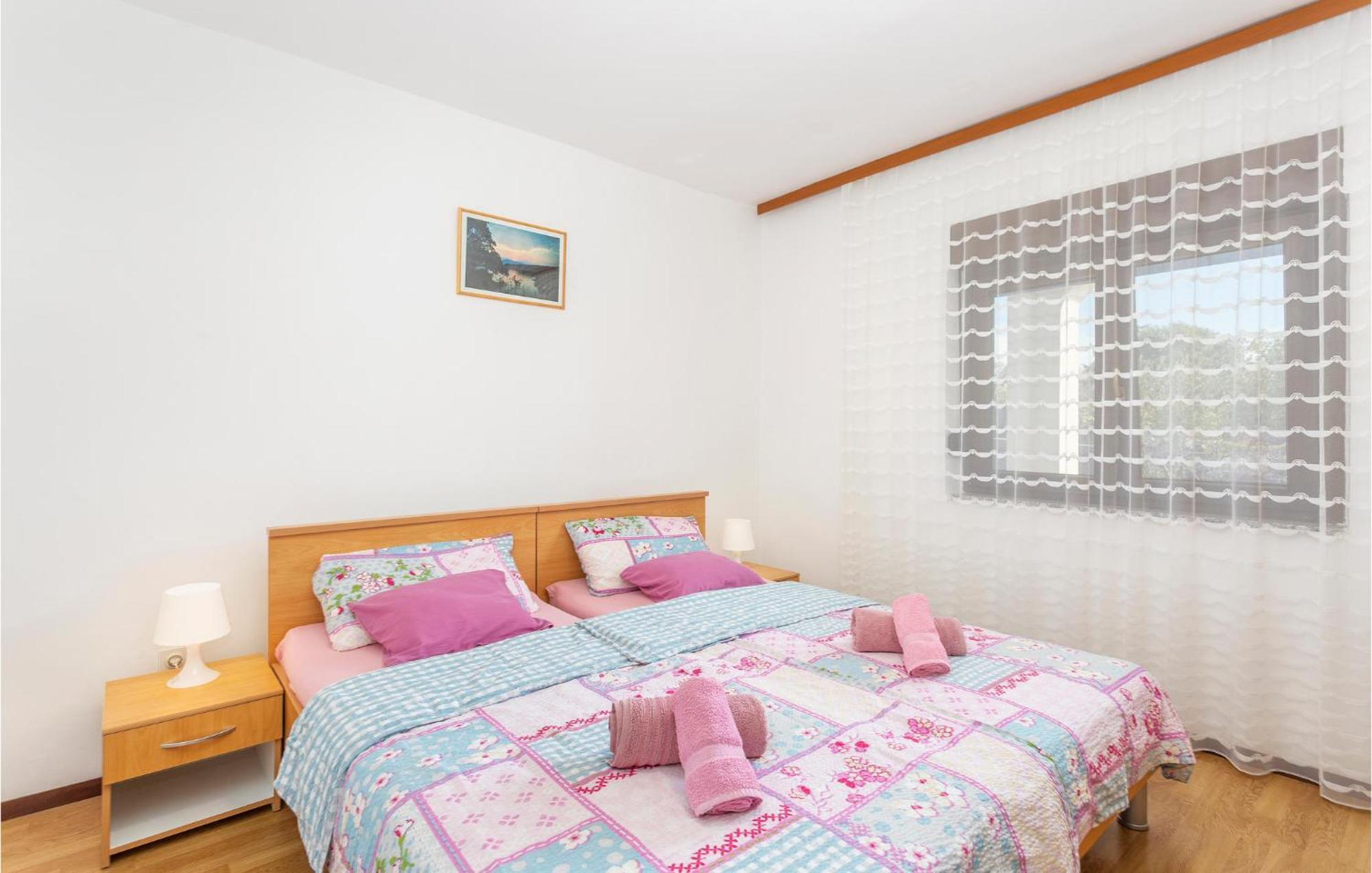 Gorgeous Apartment In Pinezici With Kitchen Kültér fotó