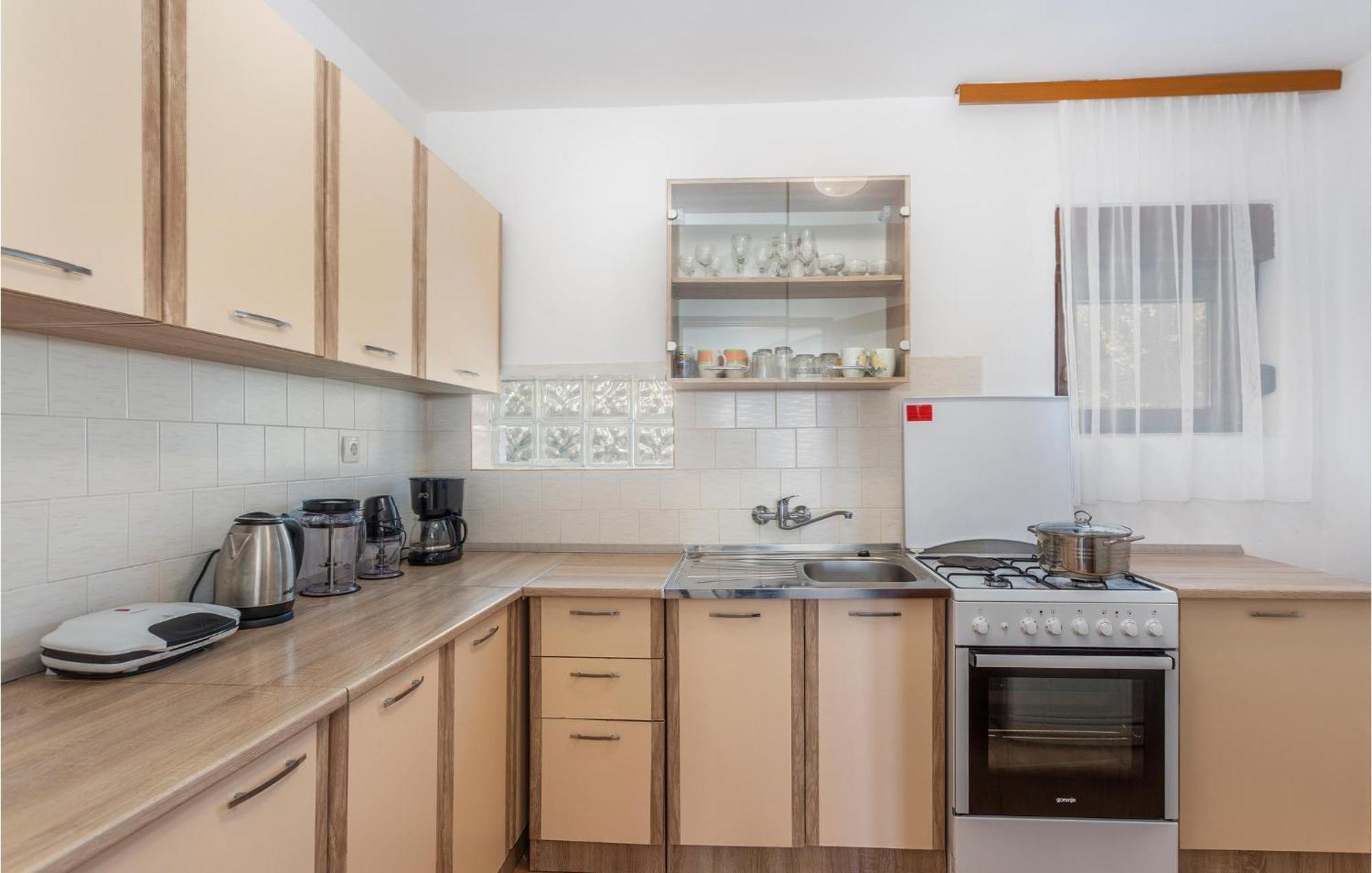 Gorgeous Apartment In Pinezici With Kitchen Kültér fotó
