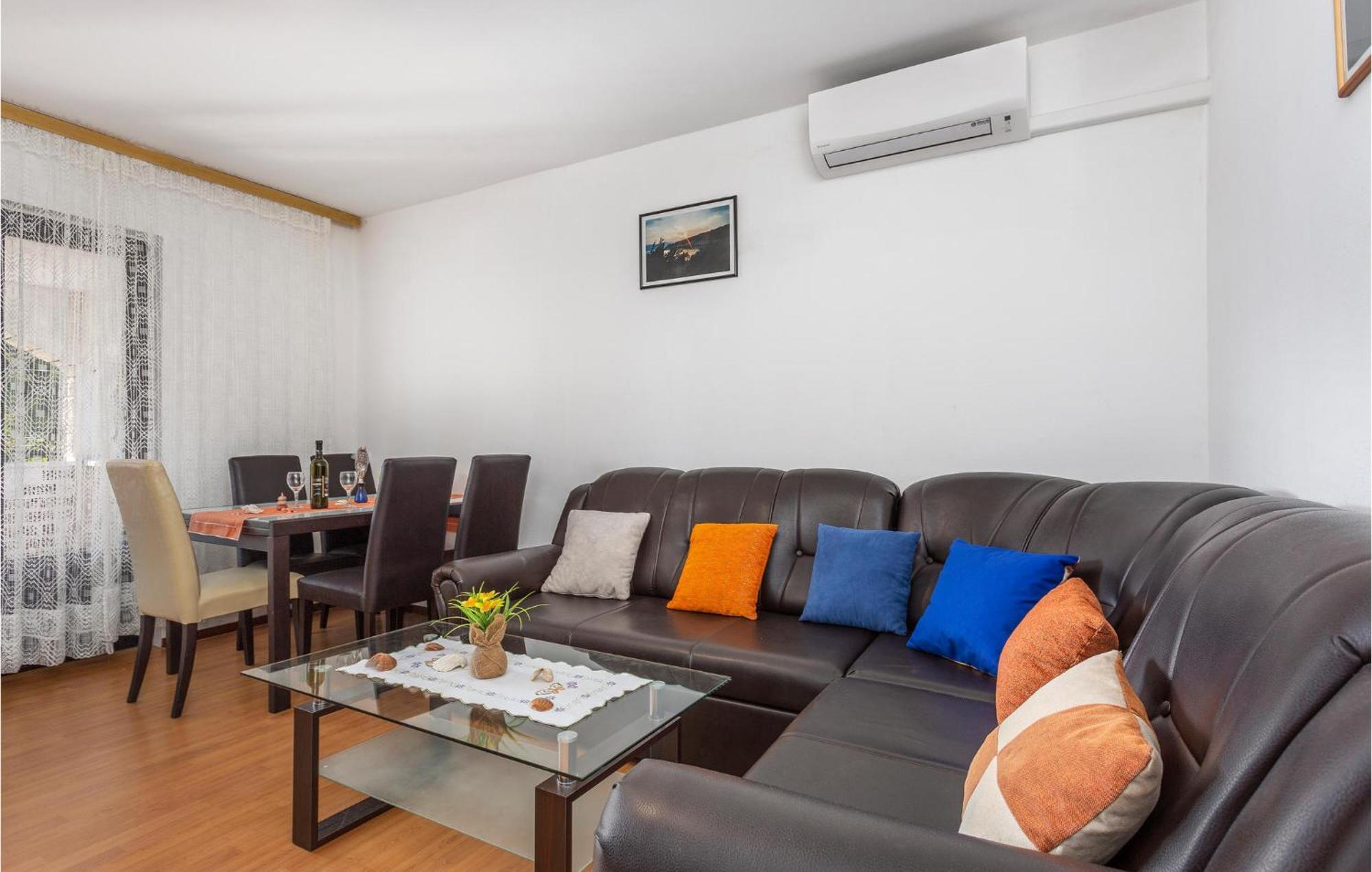Gorgeous Apartment In Pinezici With Kitchen Kültér fotó