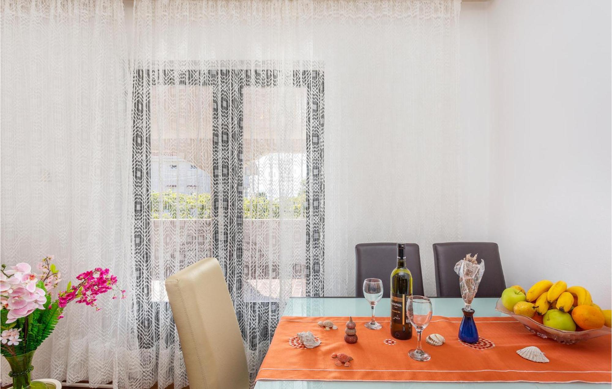 Gorgeous Apartment In Pinezici With Kitchen Kültér fotó